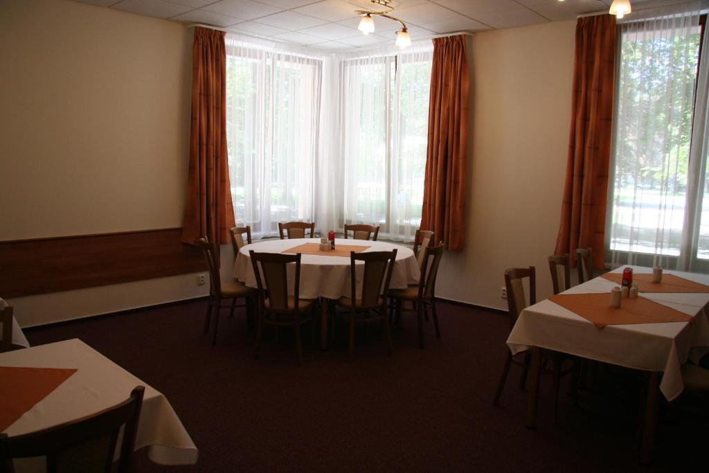 Lazensky Hotel Park Poděbrady Buitenkant foto
